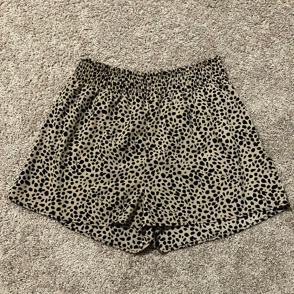SHEIN Pants - $7 Sale! SHEIN Spotted Shorts